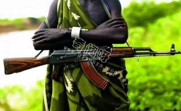 人類被AK47射中會(huì)怎樣，別在被電影欺騙！