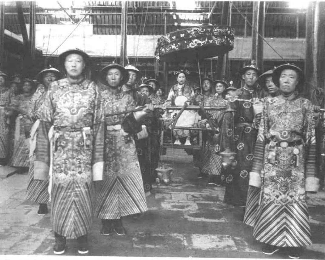 還原中國古代歷史宮女真實生活，宮女為了在宮中生活好過討好太監