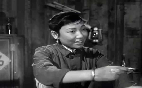 胡敏英：《英雄虎膽》里精明的女匪，少校軍銜，晚年為何喝農(nóng)藥？