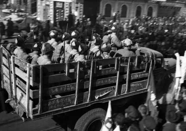 傅作義20余萬軍隊起義改編，中高級干部任命書，一看竟有8名將軍