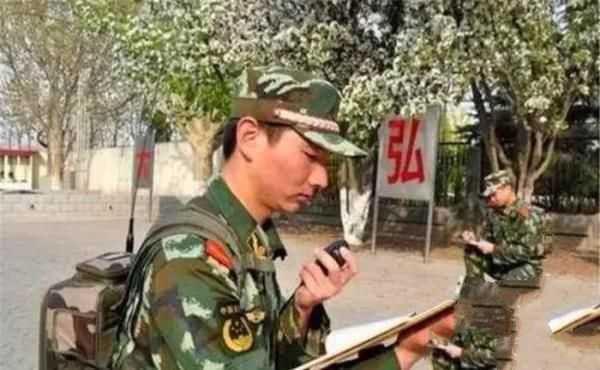 軍隊為何要把2念“兩”，7念“拐”，9念“勾”？有三個原因
