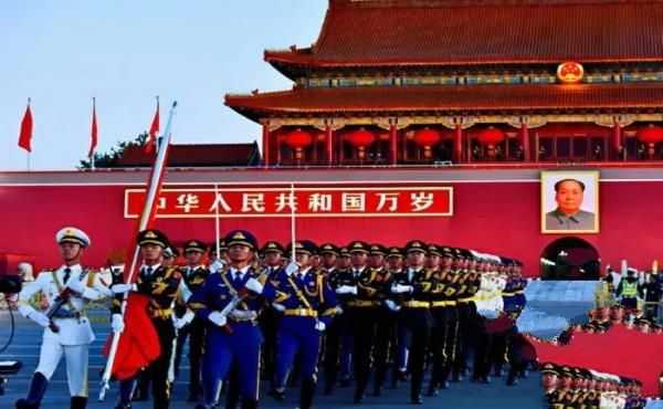 此國沒國旗，用中國國旗代替，我國拒絕，于是在國旗上加8個漢字