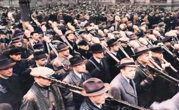 惡魔毀滅前的丑陋掙扎——二戰末期納粹德國的末日槍械大盤點