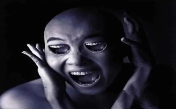 靈異事件：看小說嚇到了自己