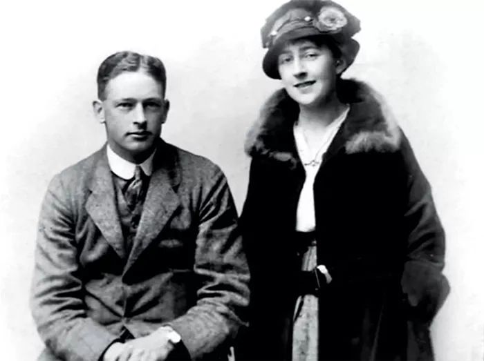 驚悚程度如《消失的愛人》：丈夫外遇、偵探小說女王失蹤，11天后奇跡返家