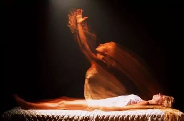 科學家拍攝到靈魂出竅！證明人真的有靈魂！