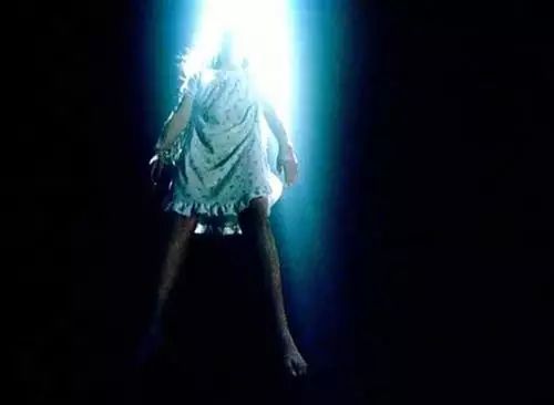 外星人偷我的卵子來創(chuàng)造混種兒！被外星人綁架的女人揭UFO奇遇