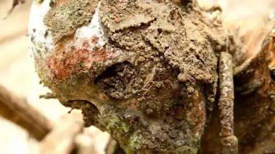 盤點(diǎn)全球10大奇葩葬禮，死后撥皮！