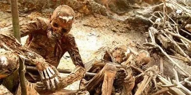 盤點(diǎn)全球10大奇葩葬禮，死后撥皮！