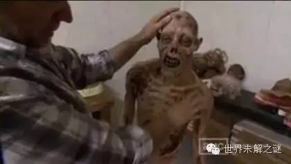 揭秘行尸走肉集中營 各種行尸驚爆眼球！