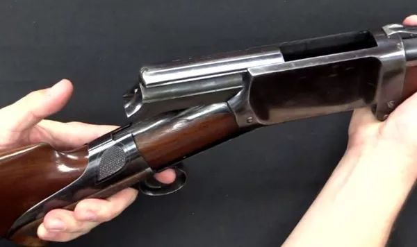 行走的“死亡筆記本”：惡男殺70人全是壞人，闖監(jiān)獄殺父吃心