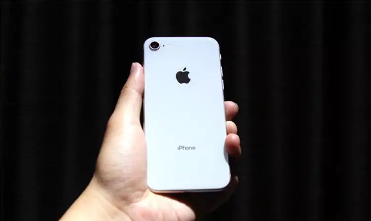 iPhone 8開箱初試：效能、拍攝讓人驚艷，期待iPhone X