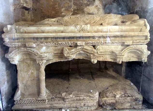 科學家發現圣誕老人的遺骨，經過“科學檢測”確定來自4世紀