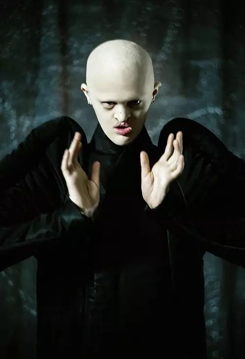 28歲患有罕見基因異常疾病的女模打破了眾人對時尚的印象